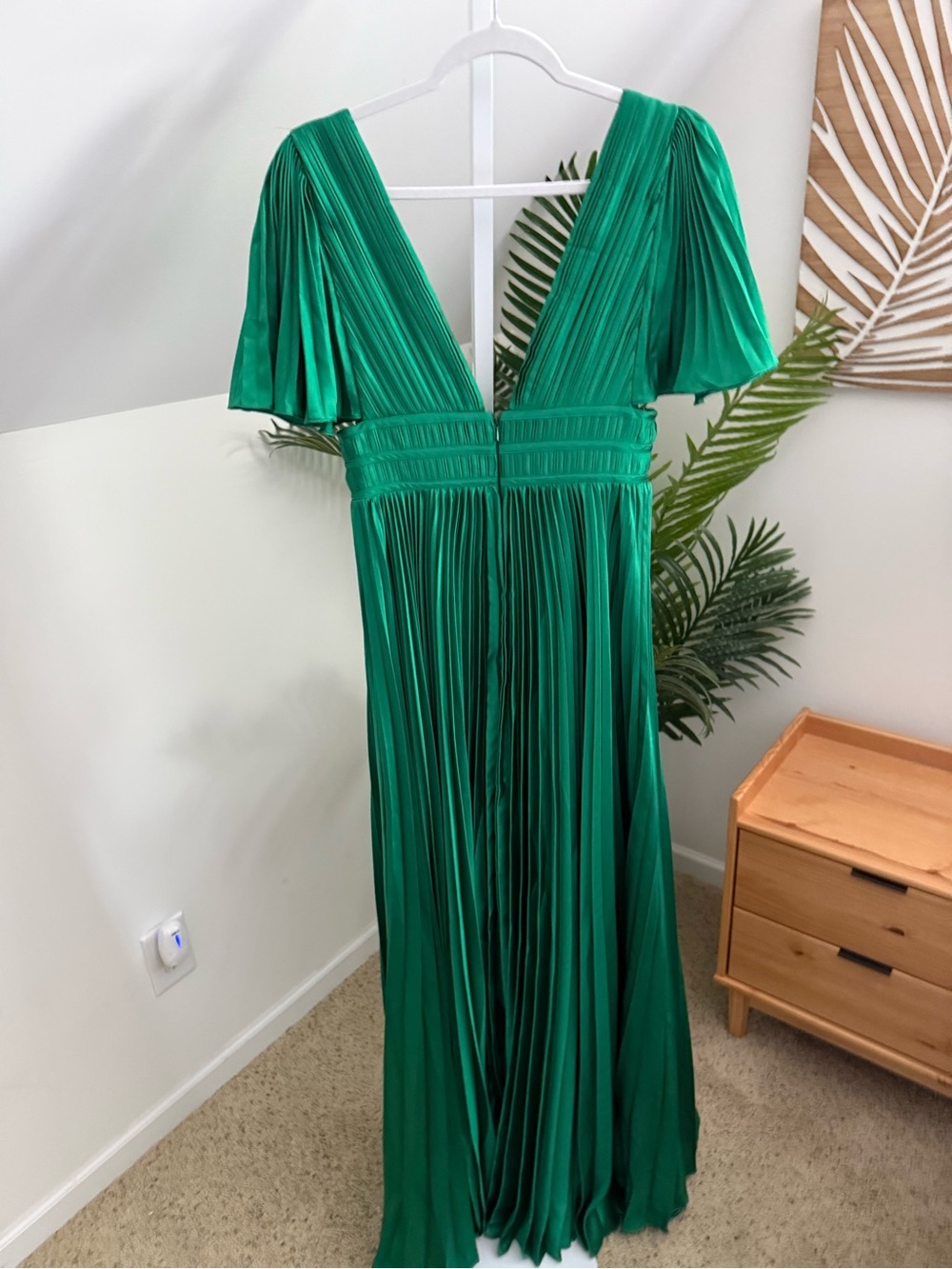 Amur Womens Jupiter Pleated Sleeve Gown, Green nwt 4 - Picture 5 of 6
